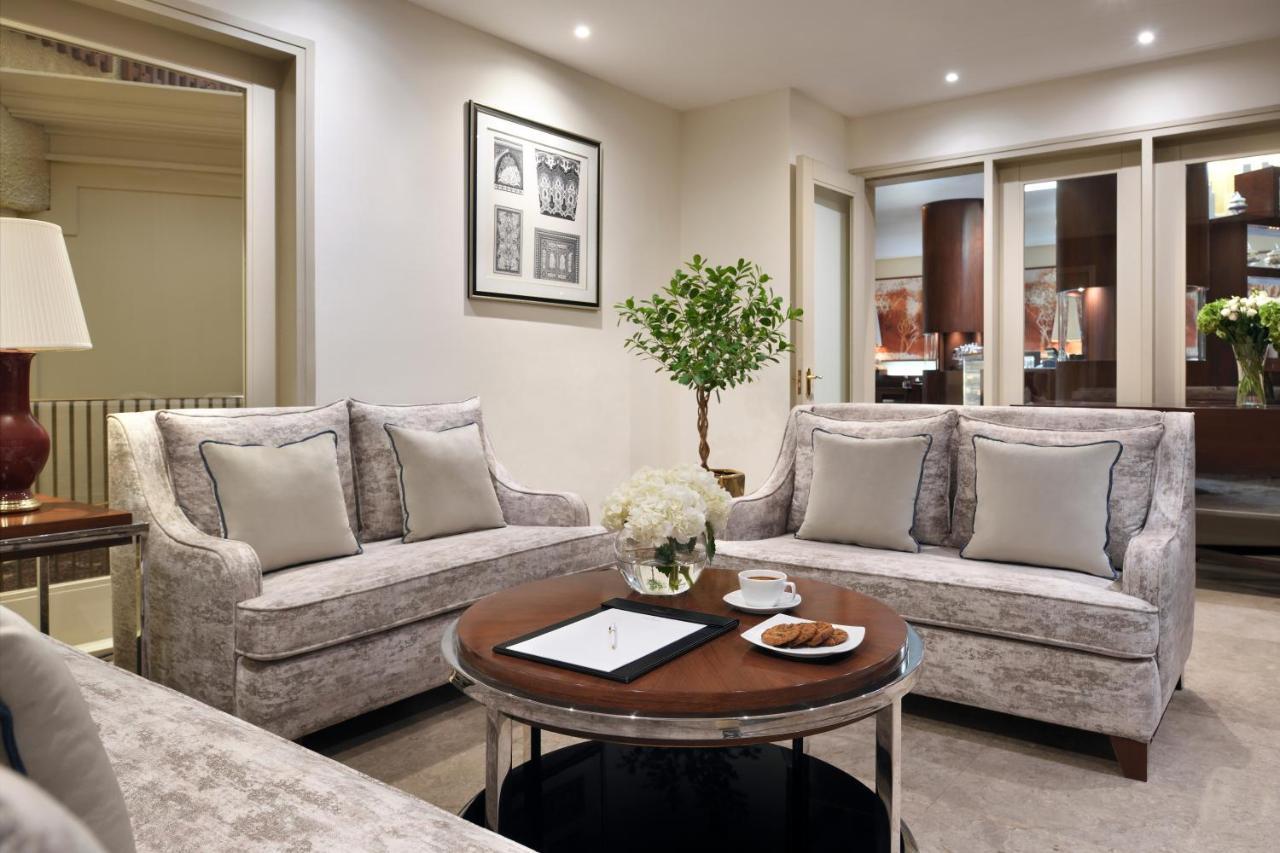 インターコンチネンタル リヤド リヤード エクステリア 写真 The living room of a suite at The Dorchester